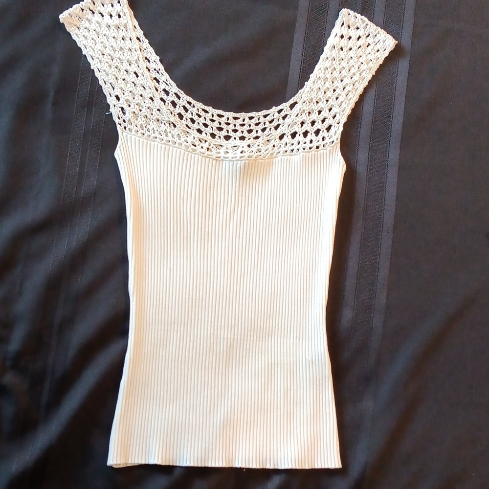 Belldini White knit sleeveless top